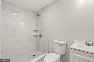 8219 Doctor Craik Ct, Alexandria, VA 22306 - Photo 16
