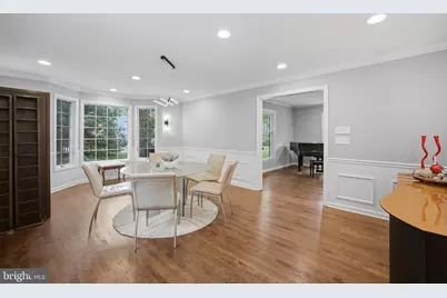 8354 Old Dominion Drive, McLean, VA 22102 - Photo 12