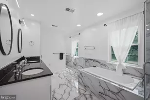 8354 Old Dominion Dr, McLean, VA 22102 - Photo 34