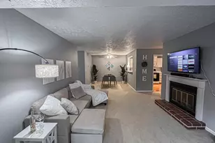 2239 Hunters Run Dr, Reston, VA 20191 - Photo 4