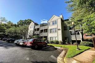 2239 Hunters Run Dr, Reston, VA 20191 - Photo 2