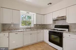 6807 Dean Dr, McLean, VA 22101 - Photo 10