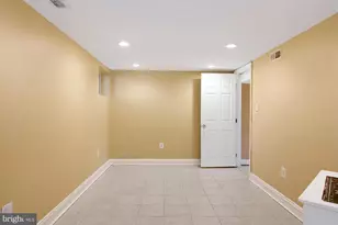 6807 Dean Dr, McLean, VA 22101 - Photo 22