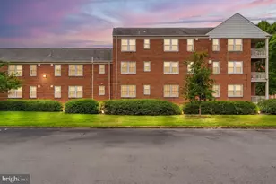 6610 E Wakefield Dr, Alexandria, VA 22307 - Photo 2
