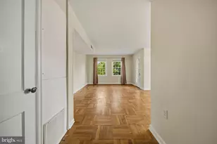 6610 E Wakefield Dr, Alexandria, VA 22307 - Photo 6