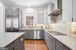 9870 Palace Green Way, Vienna, VA 22181 - Photo 10
