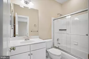 9870 Palace Green Way, Vienna, VA 22181 - Photo 48