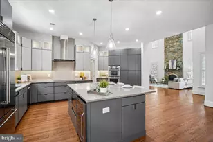 9870 Palace Green Way, Vienna, VA 22181 - Photo 12