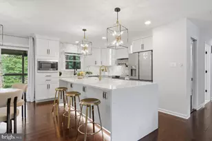 805 Golden Arrow St, Great Falls, VA 22066 - Photo 10