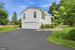 805 Golden Arrow St, Great Falls, VA 22066 - Photo 4