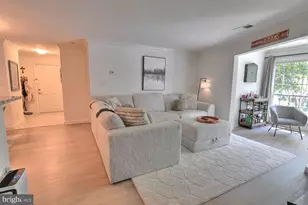 2220 Springwood Dr, Reston, VA 20191 - Photo 20
