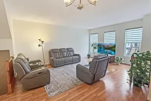 2535 James Monroe Cir, Herndon, VA 20171 - Photo 6