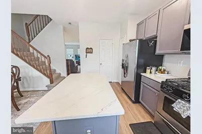 2535 James Monroe Circle, Herndon, VA 20171 - Photo 4