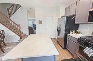 2535 James Monroe Cir, Herndon, VA 20171 - Photo 4