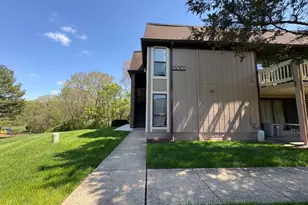 8509 Barrington Ct, Springfield, VA 22152 - Photo 2