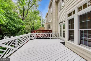 8026 Kidwell Town Ct, Vienna, VA 22182 - Photo 18