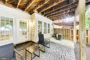 8026 Kidwell Town Ct, Vienna, VA 22182 - Photo 36