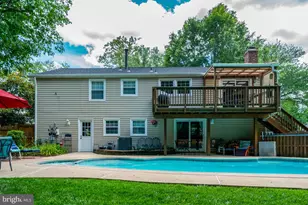 13004 Maple View Ln, Fairfax, VA 22033 - Photo 6