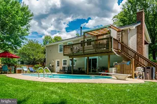 13004 Maple View Ln, Fairfax, VA 22033 - Photo 8
