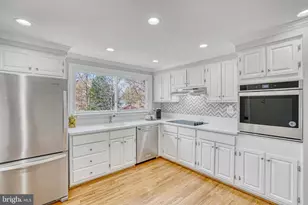 12805 Point Pleasant Dr, Fairfax, VA 22033 - Photo 18