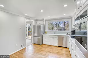 12805 Point Pleasant Dr, Fairfax, VA 22033 - Photo 16