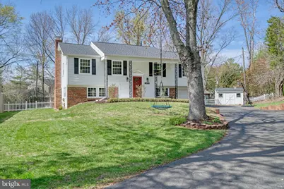 12805 Point Pleasant Drive, Fairfax, VA 22033 - Photo 4