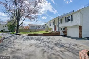 12805 Point Pleasant Dr, Fairfax, VA 22033 - Photo 8