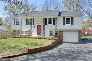 12805 Point Pleasant Dr, Fairfax, VA 22033 - Photo 2