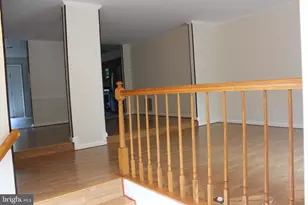 9685 Woodhenge Ct, Burke, VA 22015 - Photo 2