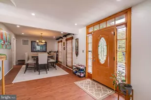 2906 Cedar Ln, Vienna, VA 22180 - Photo 4
