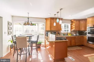 2906 Cedar Ln, Vienna, VA 22180 - Photo 10