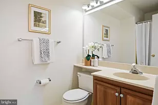 2762 Stone Hollow Dr, Vienna, VA 22180 - Photo 14