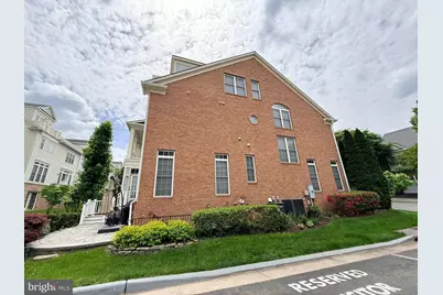 8880 Olive Mae Circle, Fairfax, VA 22031 - Photo 2
