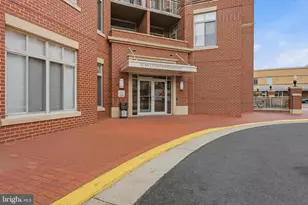 4480 Market Commons Dr, Fairfax, VA 22033 - Photo 4