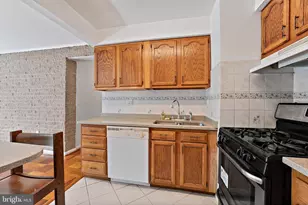 4420 Briarwood Ct N, Annandale, VA 22003 - Photo 10