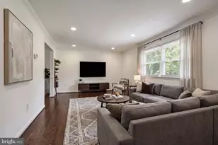 5520 Southampton Dr, Springfield, VA 22151 - Photo 10