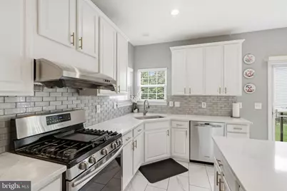 3738 Freehill Ln, Fairfax, VA 22033 - Photo 14