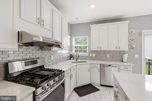 3738 Freehill Ln, Fairfax, VA 22033 - Photo 14
