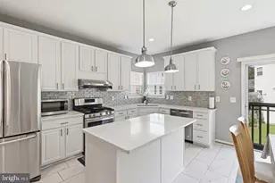 3738 Freehill Ln, Fairfax, VA 22033 - Photo 12