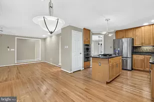 11201 Pavilion Club Ct, Reston, VA 20194 - Photo 34