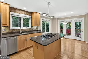 11201 Pavilion Club Ct, Reston, VA 20194 - Photo 26