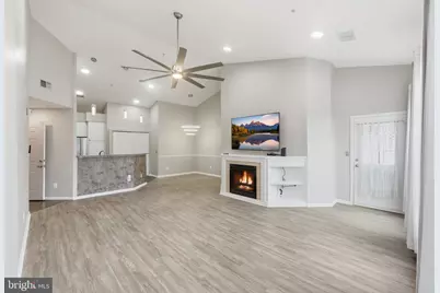 7710 Haynes Point Way #L, Alexandria, VA 22315 - Photo 8