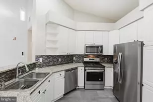 7710 Haynes Point Way, Alexandria, VA 22315 - Photo 12
