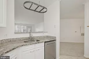 2711 Bellforest Ct, Vienna, VA 22180 - Photo 8