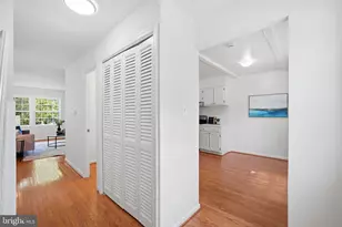 14814 Haymarket Ln, Centreville, VA 20120 - Photo 18