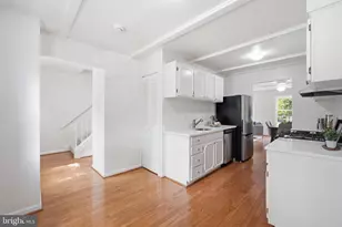 14814 Haymarket Ln, Centreville, VA 20120 - Photo 16