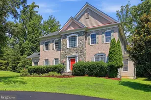 9205 Frst Grns Dr, Lorton, VA 22079 - Photo 2