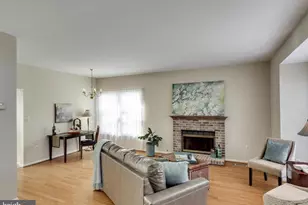 5511 Village Center Dr, Centreville, VA 20120 - Photo 4