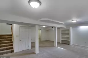 5511 Village Center Dr, Centreville, VA 20120 - Photo 10
