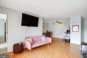 541 Florida Ave, Herndon, VA 20170 - Photo 2